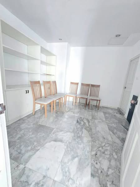 Thana Tower, Bangkok, Charan Sanit Wong, Bang Yi Khan, Bang Phlat, Bangkok, 3 Bedrooms, 314 sqm, Condo For Rent, by Banjarat Thanomchat, 500307101 - DDproperty.com