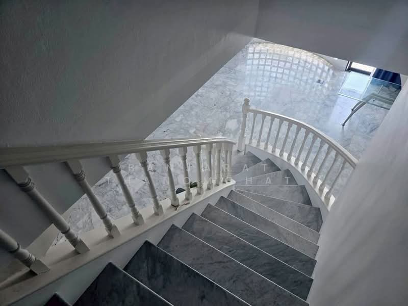 Thana Tower, Bangkok, Charan Sanit Wong, Bang Yi Khan, Bang Phlat, Bangkok, 3 Bedrooms, 314 sqm, Condo For Rent, by Banjarat Thanomchat, 500307101 - DDproperty.com