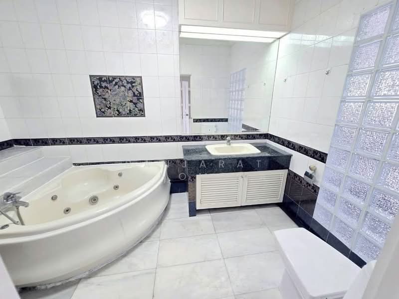 Thana Tower, Bangkok, Charan Sanit Wong, Bang Yi Khan, Bang Phlat, Bangkok, 3 Bedrooms, 314 sqm, Condo For Rent, by Banjarat Thanomchat, 500307101 - DDproperty.com