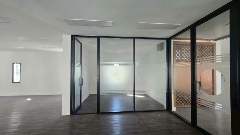 พื้นที่ให้เช่า สีลม สาทร : Space for rent in Silom and Sathorn., กรุงเทพ, สีลม, บางรัก, กรุงเทพ, 80 ตร.ม., พื้นที่ขายของ ให้เช่า, โดย TOAH T., 500307130 - DDproperty.com