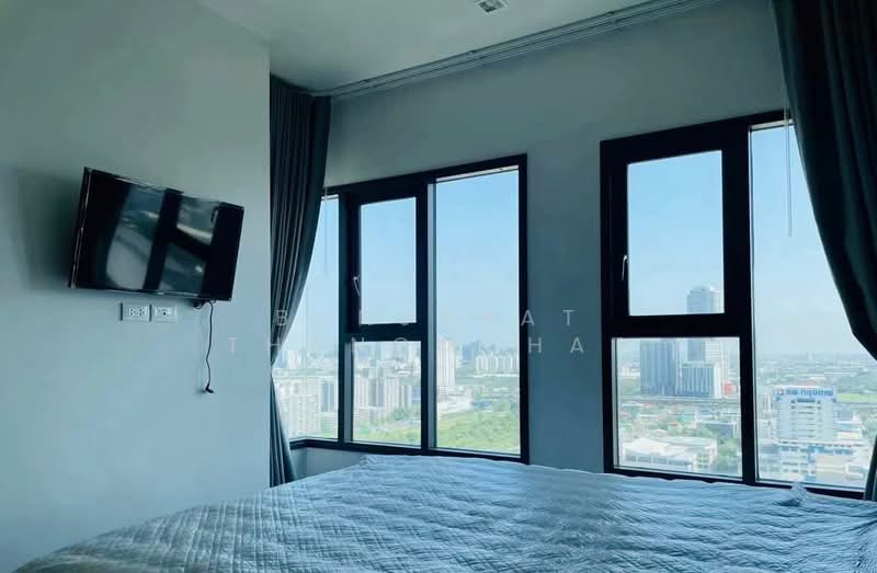 The Base Phetchaburi-Thonglor, Bangkok, Phetchaburi Rd, Bang Kapi, Huai Khwang, Bangkok, 2 Bedrooms, 62 sqm, Condo For Rent, by Banjarat Thanomchat, 500307139 - DDproperty.com