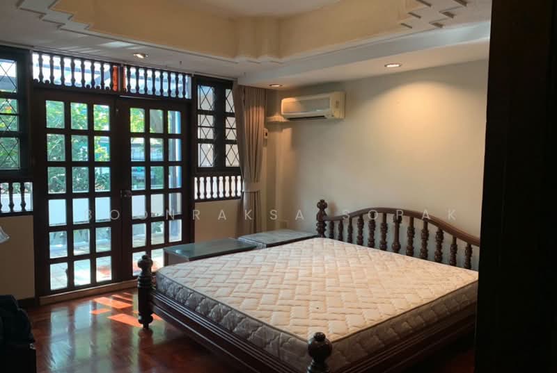 ทาวน์เฮ้าส์ 3-ห้องนอน, กรุงเทพ, ทุ่งมหาเมฆ, สาทร, กรุงเทพ, 400 ตร.ม., ทาวน์เฮ้าส์ ให้เช่า, โดย Boonraksa Sopak, 500307147 - DDproperty.com