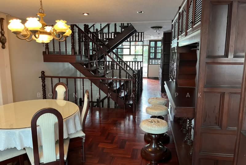3-BR Townhouse, Bangkok, Thung Maha Mek, Sathon, Bangkok, 3 Bedrooms, 400 sqm, Townhouse For Rent, by Boonraksa Sopak, 500307147 - DDproperty.com