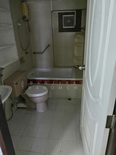 Thonglor Tower, Bangkok, Soi Thonglor, Sukhumvit 55 Road, Khlongtoei Nua, Watthana, Bangkok, 2 Bedrooms, 45 sqm, Condo For Rent, by Banjarat Thanomchat, 500307208 - DDproperty.com
