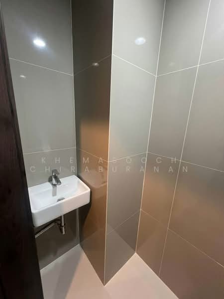 XT Huaikhwang, Bangkok, 244 Ratchadaphisek Road, Huai Khwang, Bangkok, 1 Bedroom, 30 sqm, Condo For Rent, by Khemasooch Chiraburanan, 500307217 - DDproperty.com