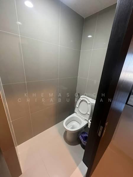 XT Huaikhwang, Bangkok, 244 Ratchadaphisek Road, Huai Khwang, Bangkok, 1 Bedroom, 30 sqm, Condo For Rent, by Khemasooch Chiraburanan, 500307217 - DDproperty.com