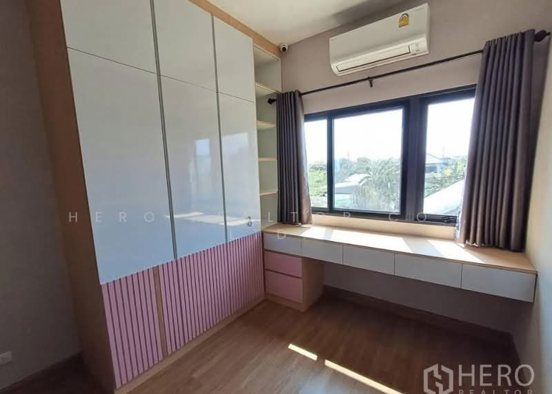 Baan Klang Muang Ladprao 101 Station, Bangkok, Soi Ladprao 101 Yeak 42, Khlong Chan, Bang Kapi, Bangkok, 4 Bedrooms, 200 sqm, Single Detached House For Rent, by Hero Realtor Co., Ltd., 500307261 - DDproperty.com