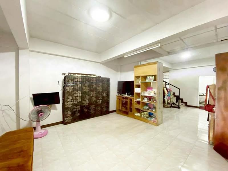 ขาย ทาวน์เฮ้าส์ 2 ชั้น หลังมุม หมู่บ้านเฟื่องฟ้านคร 5 ลาดหลุมแก้ว ปทุมธานี, Pathum Thani, Ra Haeng, Lat Lum Kaeo, Pathum Thani, 2 Bedrooms, 80 sqm, Townhouse For Sale, by กรณวัสส์ กัณฑวัสส์วงส์, 500307265 - DDproperty.com