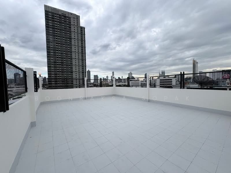 4-BR Townhouse, Bangkok, Rong Muang, Pathum Wan, Bangkok, 4 Bedrooms, 1,000 sqm, Townhouse For Rent, by Boonraksa Sopak, 500307293 - DDproperty.com