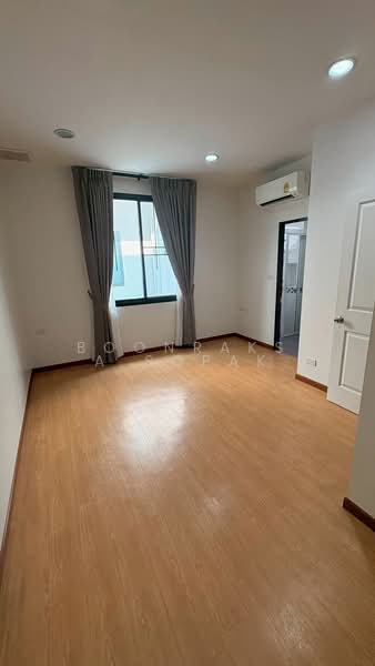 ทาวน์เฮ้าส์ 4-ห้องนอน, กรุงเทพ, บางจาก, พระโขนง, กรุงเทพ, 230 ตร.ม., ทาวน์เฮ้าส์ ให้เช่า, โดย Boonraksa Sopak, 500307384 - DDproperty.com