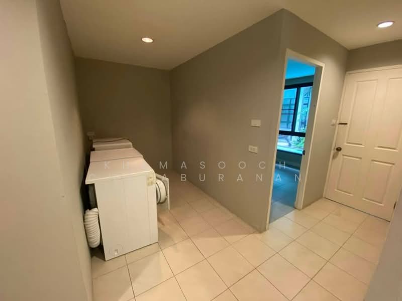 4-BR Townhouse, Bangkok, Phra Kanong, Khlong Toei, Bangkok, 4 Bedrooms, 350 sqm, Townhouse For Rent, by Khemasooch Chiraburanan, 500307386 - DDproperty.com