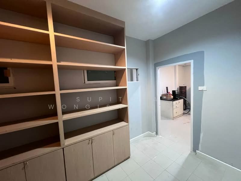 3-BR Townhouse, Bangkok, Saphan Song, Wang Thonglang, Bangkok, 3 Bedrooms, 204 sqm, Townhouse For Sale, by Supitcha Wongisaraseri, 500307412 - DDproperty.com
