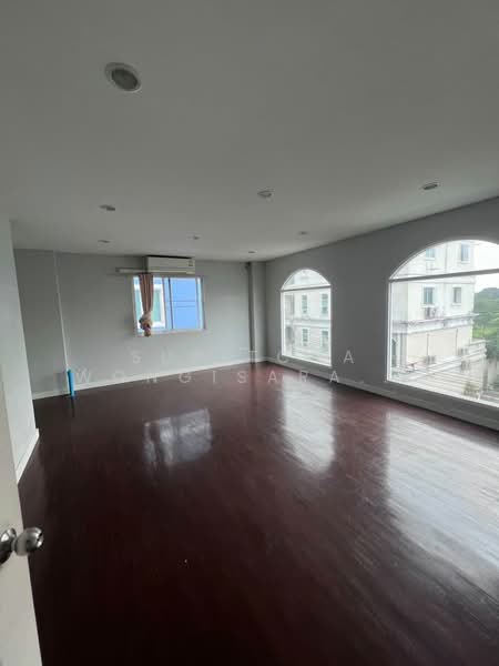 3-BR Townhouse, Bangkok, Saphan Song, Wang Thonglang, Bangkok, 3 Bedrooms, 204 sqm, Townhouse For Sale, by Supitcha Wongisaraseri, 500307412 - DDproperty.com
