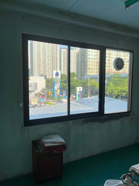 4-BR Townhouse, Bangkok, Phra Kanong, Khlong Toei, Bangkok, 4 Bedrooms, 140 sqm, Townhouse For Sale, by Tanaporn Phumvilairak, 500307413 - DDproperty.com
