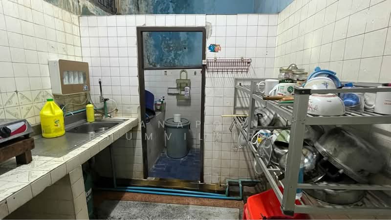 4-BR Townhouse, Bangkok, Phra Kanong, Khlong Toei, Bangkok, 4 Bedrooms, 140 sqm, Townhouse For Sale, by Tanaporn Phumvilairak, 500307413 - DDproperty.com