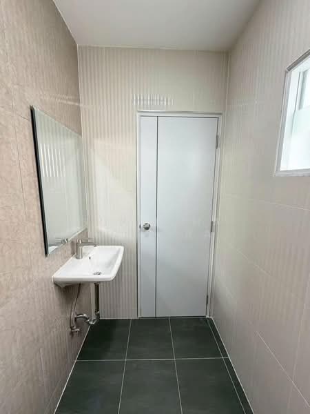 2-BR Townhouse, Bangkok, Chorake Bua, Lat Phrao, Bangkok, 2 Bedrooms, 20 sqm, Townhouse For Sale, by Supitcha Wongisaraseri, 500307462 - DDproperty.com