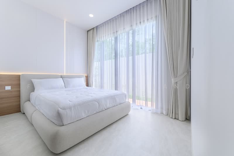 Luxury 3-Bedroom Pool Villa at Orienna Serene Villas Phuket for Sale, Phuket, Sri Sunthon, Thalang, Phuket, 3 Bedrooms, 200 sqm, Villa For Sale, by Fazwaz (Thailand) Co., Ltd., 500307571 - DDproperty.com
