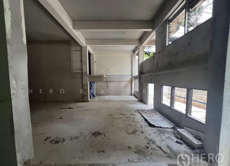 For Rent Shophouse Suitable for Hostel 1,000 sqm in Silom, Bang Rak HRE00770, กรุงเทพ, สีลม, บางรัก, กรุงเทพ, 1,000 ตร.ม., ตึกแถว-อาคารพาณิชย์ ให้เช่า, โดย Hero Realtor Co., Ltd., 500307597 - DDproperty.com