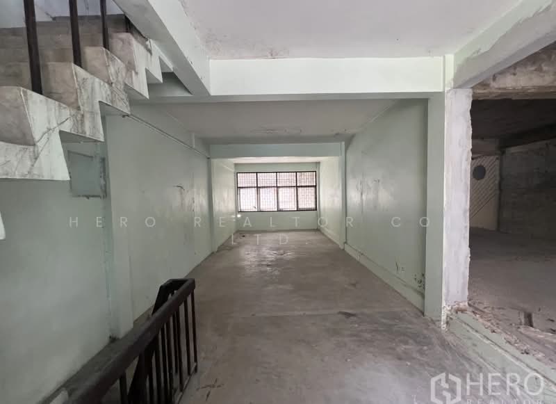 For Rent Shophouse Suitable for Hostel 1,000 sqm in Silom, Bang Rak HRE00770, Bangkok, Silom, Bang Rak, Bangkok, , 1,000 sqm, Shophouse For Rent, by Hero Realtor Co., Ltd., 500307597 - DDproperty.com