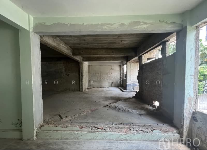 For Rent Shophouse Suitable for Hostel 1,000 sqm in Silom, Bang Rak HRE00770, กรุงเทพ, สีลม, บางรัก, กรุงเทพ, 1,000 ตร.ม., ตึกแถว-อาคารพาณิชย์ ให้เช่า, โดย Hero Realtor Co., Ltd., 500307597 - DDproperty.com