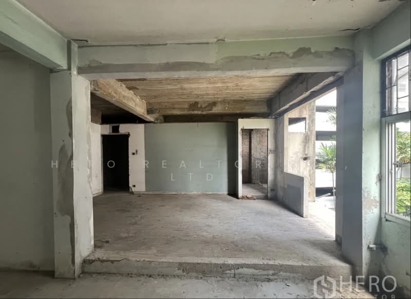 For Rent Shophouse Suitable for Hostel 1,000 sqm in Silom, Bang Rak HRE00770, Bangkok, Silom, Bang Rak, Bangkok, , 1,000 sqm, Shophouse For Rent, by Hero Realtor Co., Ltd., 500307597 - DDproperty.com