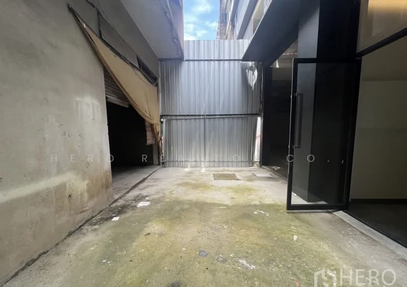 For Rent Shophouse Suitable for Hostel 1,000 sqm in Silom, Bang Rak HRE00770, Bangkok, Silom, Bang Rak, Bangkok, , 1,000 sqm, Shophouse For Rent, by Hero Realtor Co., Ltd., 500307597 - DDproperty.com