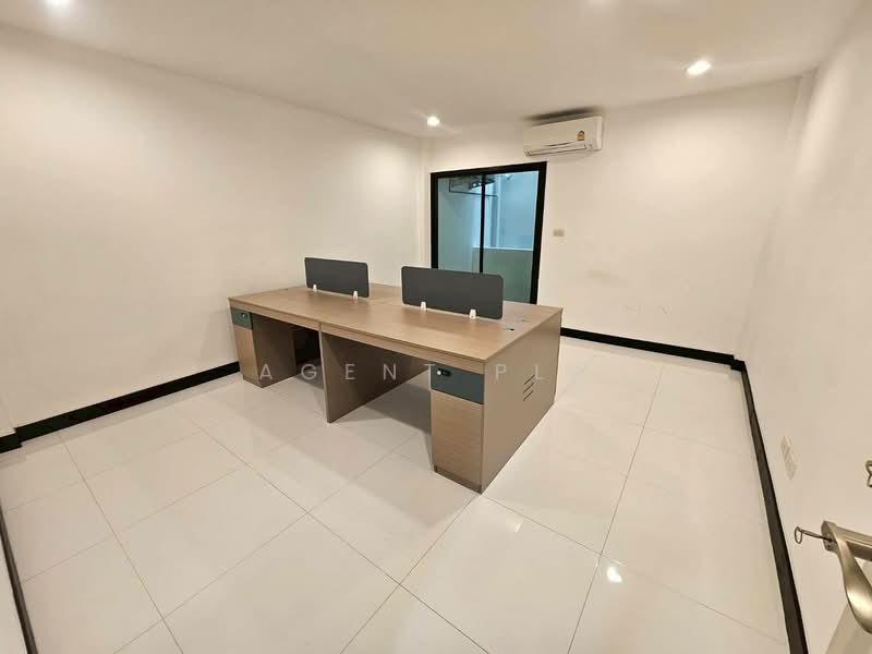 Commercial building for rent, Sukhumvit 95, near BTS Bang Chak. (SPSP660), Bangkok, สุขุมวิท95, Bang Chak, Phra Khanong, Bangkok, , 160 sqm, Shophouse For Rent, by Agent Pla, 500307643 - DDproperty.com