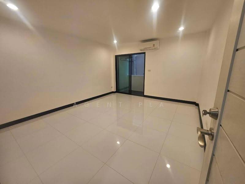 Commercial building for rent, Sukhumvit 95, near BTS Bang Chak. (SPSP660), bangkok, สุขุมวิท95, Bang Chak, Phra Khanong, Bangkok, , 160 sqm, Shophouse For Rent, by Agent Pla, 500307643 - DDproperty.com