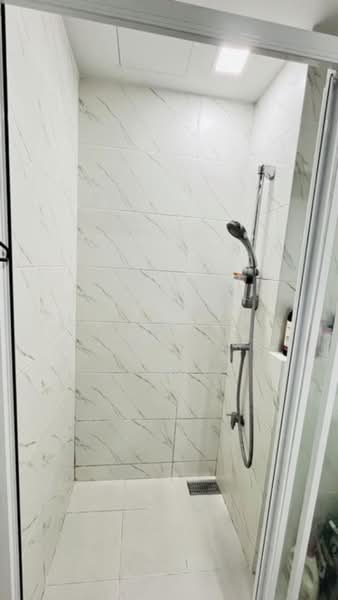 Atmoz Ratchada-Huaikwang, Bangkok, Saha Kan Pramun Alley, Wang Thonglang, Bangkok, 2 Bedrooms, 34 sqm, Condo For Sale, by Nop Satjavitvisarn, 500307671 - DDproperty.com