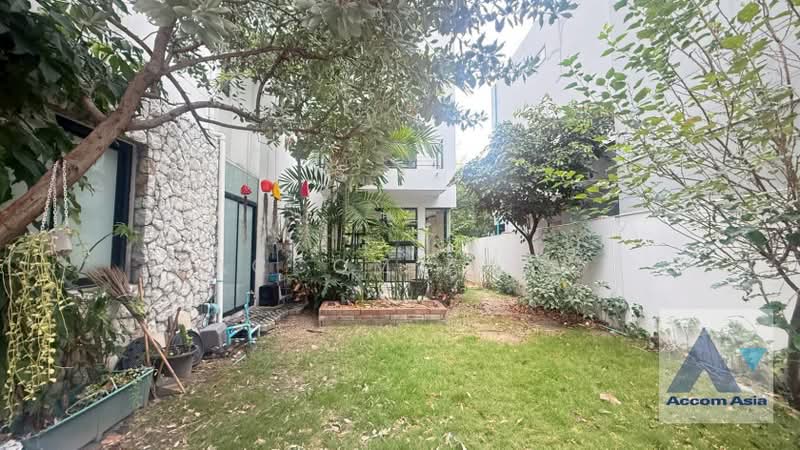 Modern House with Private Garden and Peaceful Atmosphere in Sukhumvit, Bangkok, Khlong Tan Nua, Watthana, Bangkok, 4 Bedrooms, 380 sqm, Single Detached House For Rent, by Accom Asia, 500307708 - DDproperty.com