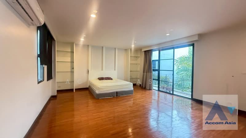 Modern House with Private Garden and Peaceful Atmosphere in Sukhumvit, Bangkok, Khlong Tan Nua, Watthana, Bangkok, 4 Bedrooms, 380 sqm, Single Detached House For Rent, by Accom Asia, 500307708 - DDproperty.com
