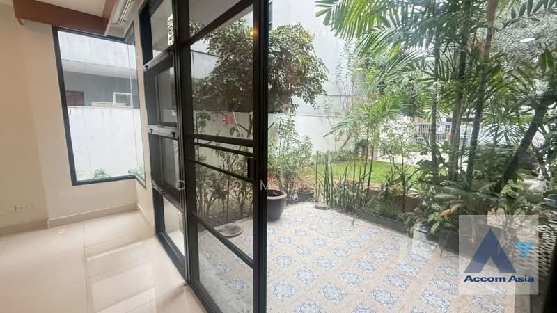Modern House with Private Garden and Peaceful Atmosphere in Sukhumvit, Bangkok, Khlong Tan Nua, Watthana, Bangkok, 4 Bedrooms, 380 sqm, Single Detached House For Rent, by Accom Asia, 500307708 - DDproperty.com