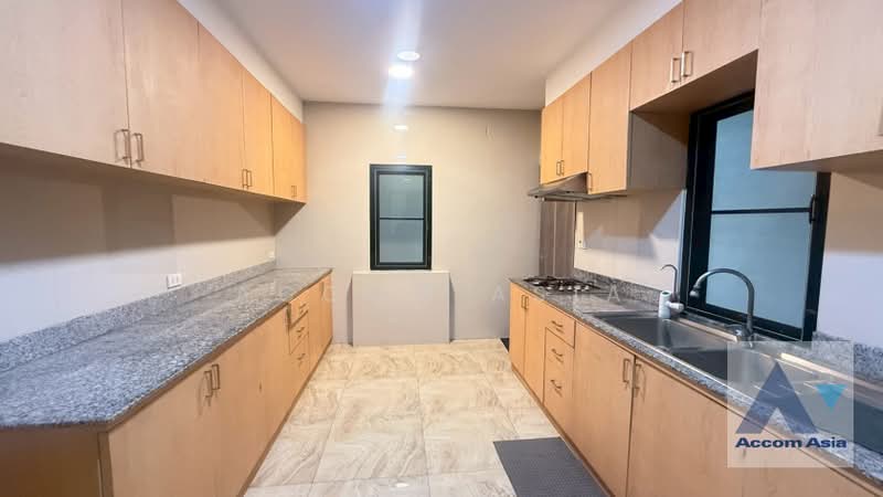 Modern House with Private Garden and Peaceful Atmosphere in Sukhumvit, Bangkok, Khlong Tan Nua, Watthana, Bangkok, 4 Bedrooms, 380 sqm, Single Detached House For Rent, by Accom Asia, 500307708 - DDproperty.com