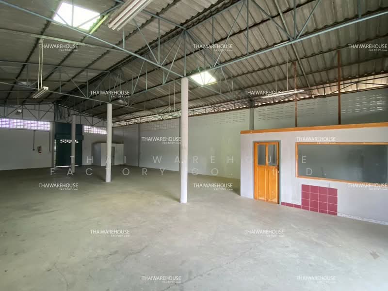 ให้เช่าโกดังและโรงงาน 300 ตร.ม. ลาดหลุมแก้ว ปทุมธานี รถเทรลเลอร์เข้าได้ อาคารเดี่ยว, ปทุมธานี, คลองพระอุดม, ลาดหลุมแก้ว, ปทุมธานี, 300 ตร.ม., โกดัง-โรงงาน ให้เช่า, โดย THAI WAREHOUSE FACTORY CO., LTD., 500307713 - DDproperty.com