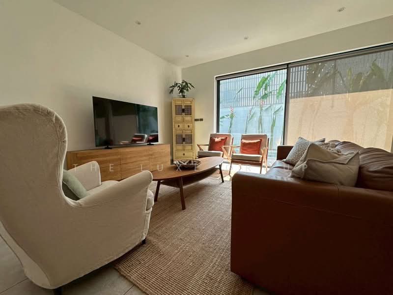 Detached House with Private Pool in Thonglor, Bangkok, Khlong Tan Nua, Watthana, Bangkok, 4 Bedrooms, 430 sqm, Single Detached House For Rent, by The Luxe Group, 500307741 - DDproperty.com