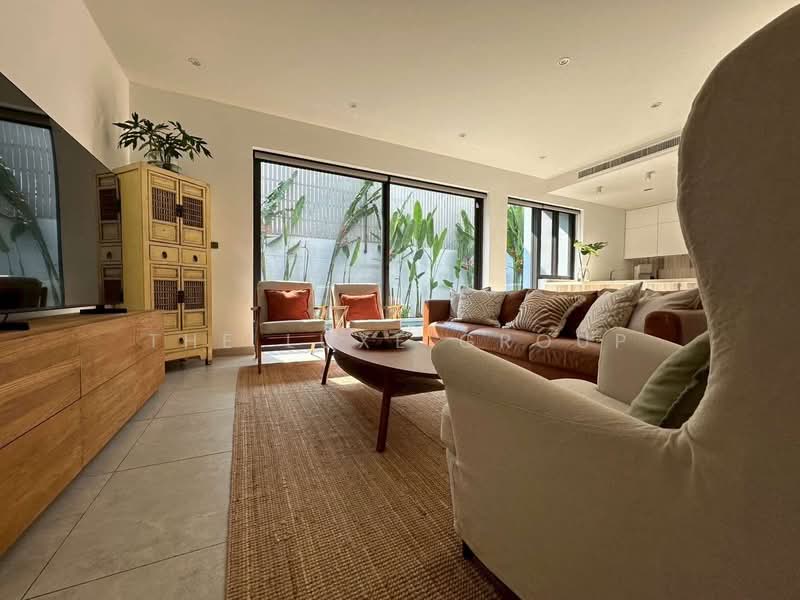 Detached House with Private Pool in Thonglor, Bangkok, Khlong Tan Nua, Watthana, Bangkok, 4 Bedrooms, 430 sqm, Single Detached House For Rent, by The Luxe Group, 500307741 - DDproperty.com