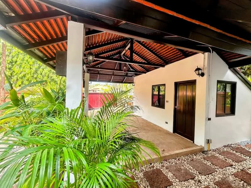3-BR Villa, Chon Buri (Pattaya), Nong Pru, Bang Lamung (Pattaya), Chon Buri (Pattaya), 3 Bedrooms, 300 sqm, Villa For Rent, by Patchara Srisak, 500307803 - DDproperty.com