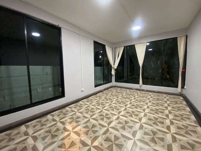 บ้านสวย สไตล์นอร์ดิก คลองสาม 8/15 ราคาไม่แพง เหมาะสำหรับสำนักงาน อยู่อาศัย, Pathum Thani, Khlong Sam, Khlong Luang, Pathum Thani, 7 Bedrooms, 432 sqm, Single Detached House For Sale, by Suppakorn Prakongthanaphant, 500307835 - DDproperty.com