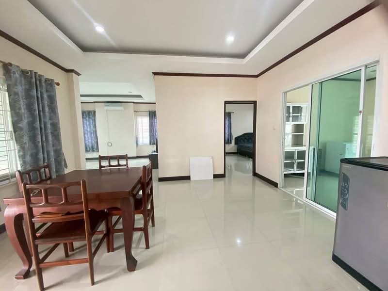ให้เช่าบ้านเดี่ยวหลังใหญ่ ม.เซนสิริ แหลมฉบัง ศรีราชา, Chon Buri (Pattaya), Thung Suk La, Si Racha, Chon Buri (Pattaya), 3 Bedrooms, 150 sqm, Single Detached House For Rent, by Dusit Saengfa, 500307924 - DDproperty.com