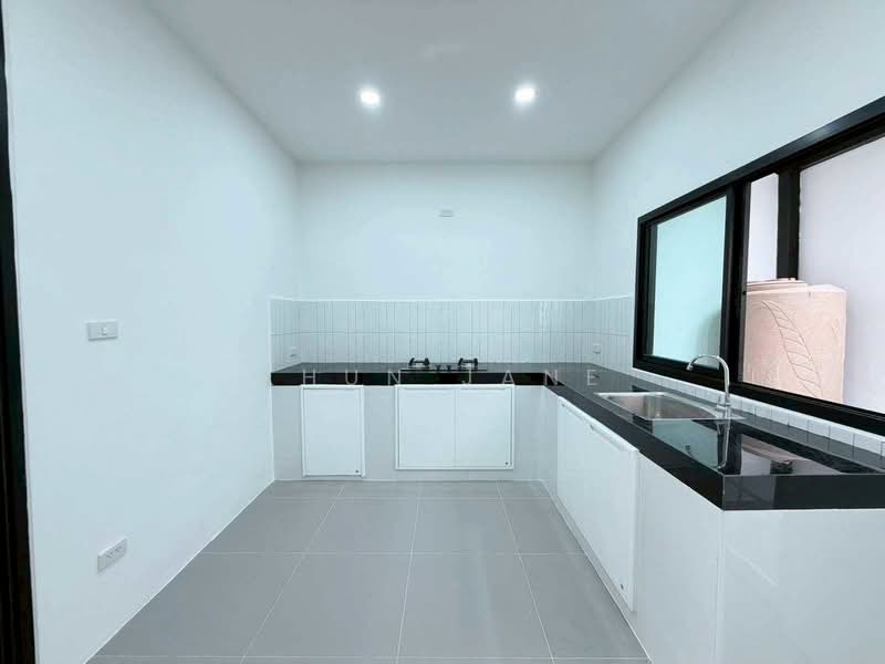 Townhouse for Sale, Phiphonpong Village (SPSJP347), Bangkok, อยวิภาวดี-รังสิต 84, Si Khan, Don Mueang, Bangkok, 2 Bedrooms, 98 sqm, Townhouse For Sale, by Khun Jane, 500307927 - DDproperty.com