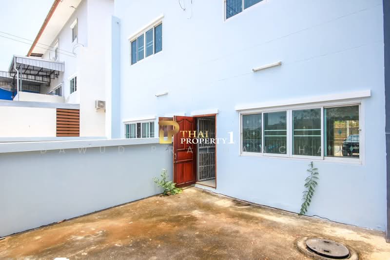 Soi Hua Hin 112, Prachuap Khiri Khan, Thap Tai, Hua Hin, Prachuap Khiri Khan, 8 Bedrooms, 380 sqm, Townhouse For Sale, by Dawud Prathanchai, 500307949 - DDproperty.com