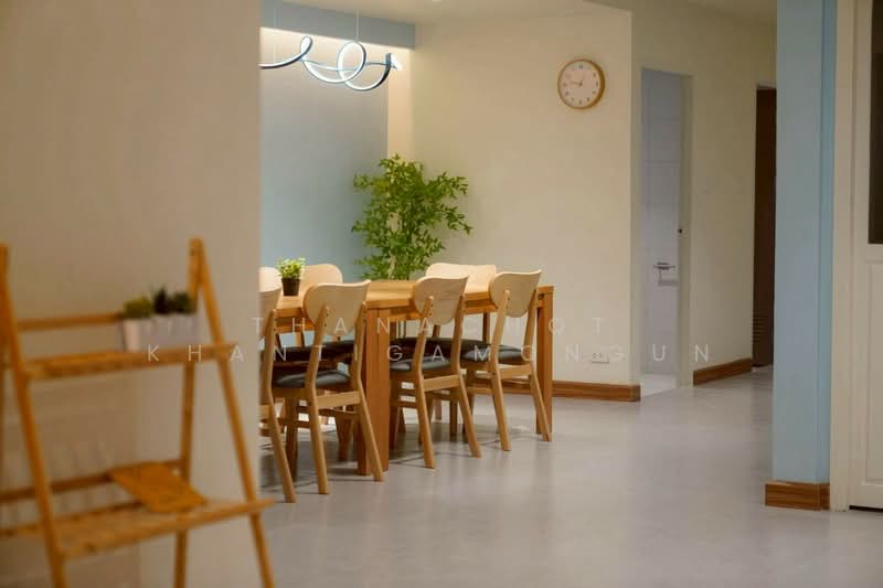 4-BR Townhouse, Bangkok, Khlong Toei, Bangkok, 4 Bedrooms, 280 sqm, Townhouse For Rent, by Thanachot Khantigamongun, 500307968 - DDproperty.com