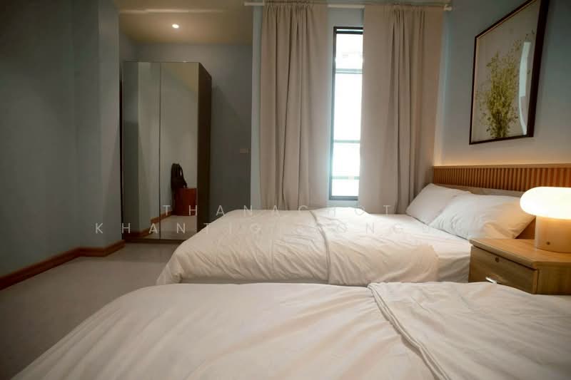 4-BR Townhouse, Bangkok, Khlong Toei, Bangkok, 4 Bedrooms, 280 sqm, Townhouse For Rent, by Thanachot Khantigamongun, 500307968 - DDproperty.com