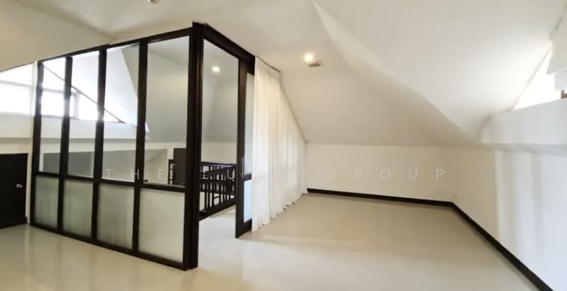Detached House with Private Pool in Asoke, Bangkok, Khlong Toei, Bangkok, 4 Bedrooms, 455 sqm, Single Detached House For Rent, by The Luxe Group, 500308099 - DDproperty.com