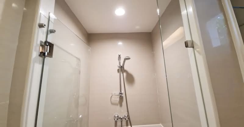 Detached House with Private Pool in Asoke, Bangkok, Khlong Toei, Bangkok, 4 Bedrooms, 455 sqm, Single Detached House For Rent, by The Luxe Group, 500308099 - DDproperty.com