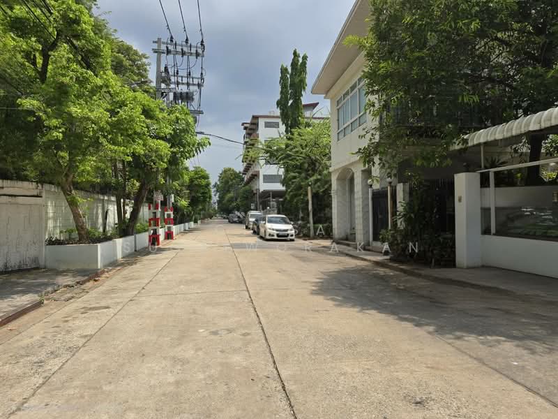 ลาดพร้าว, Bangkok, ลาดพร้าว, Chan Kasem, Chatuchak, Bangkok, 5 Bedrooms, 300 sqm, Single Detached House For Sale, by Chisa Suttiworakan, 500308108 - DDproperty.com