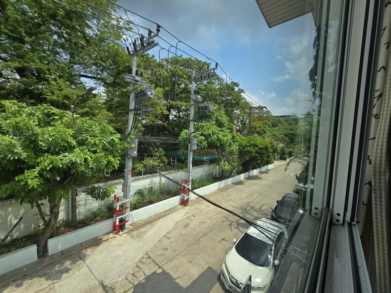 ลาดพร้าว, Bangkok, ลาดพร้าว, Chan Kasem, Chatuchak, Bangkok, 5 Bedrooms, 300 sqm, Single Detached House For Sale, by Chisa Suttiworakan, 500308108 - DDproperty.com