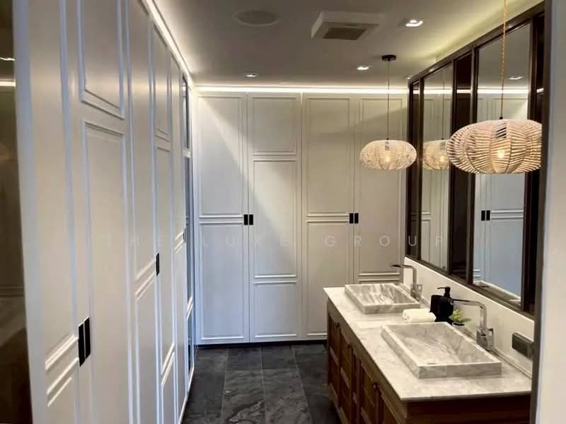 D.S. Tower 1 Sukhumvit 33, Bangkok, Soi Phrom Chit, Khlong Tan Nua, Watthana, Bangkok, 3 Bedrooms, 270 sqm, Condo For Rent, by The Luxe Group, 500308109 - DDproperty.com