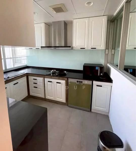 D.S. Tower 1 Sukhumvit 33, Bangkok, Soi Phrom Chit, Khlong Tan Nua, Watthana, Bangkok, 3 Bedrooms, 270 sqm, Condo For Rent, by The Luxe Group, 500308109 - DDproperty.com