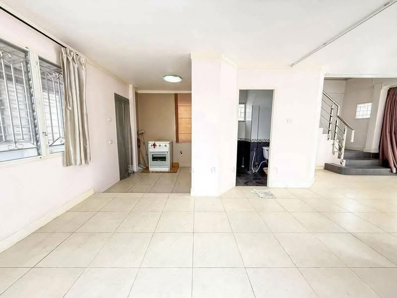 ขายบ้านแฝด 2 ชั้น ใกล้ เจปาร์ค ศรีราชา, Chon Buri (Pattaya), Surasak, Si Racha, Chon Buri (Pattaya), 3 Bedrooms, 150 sqm, Semi-Detached House (Twin House) For Sale, by Dusit Saengfa, 500308243 - DDproperty.com